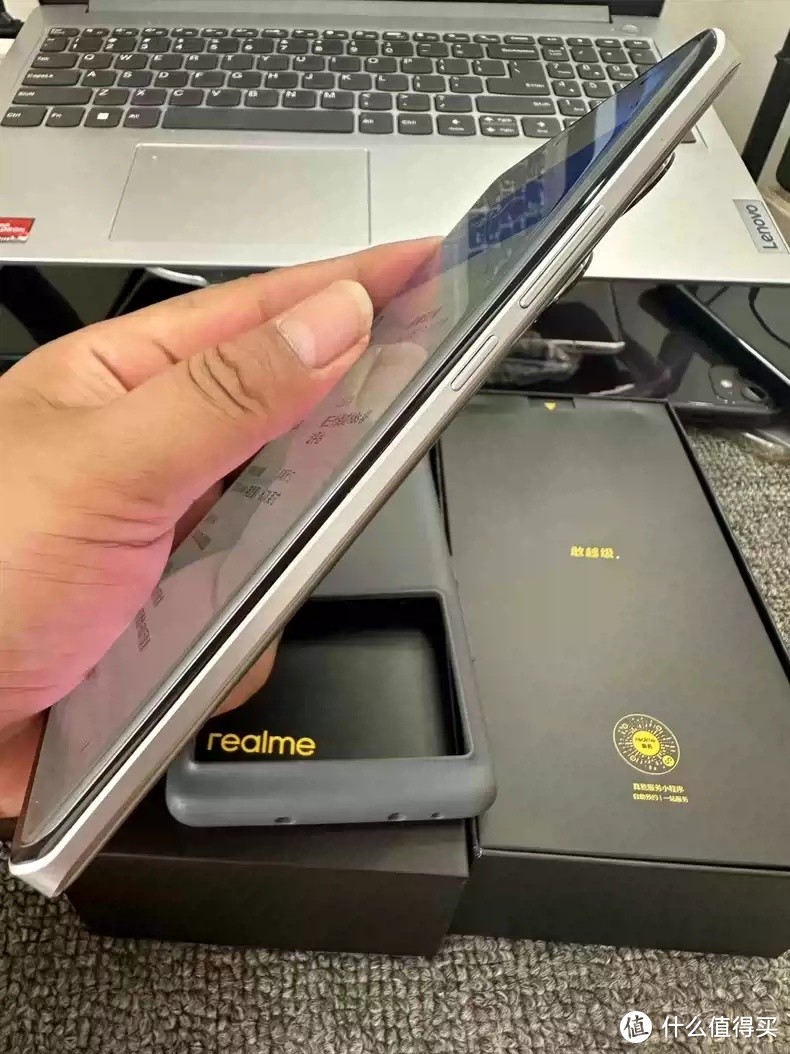 realme GT Neo6：中端市场的越级性能猛兽