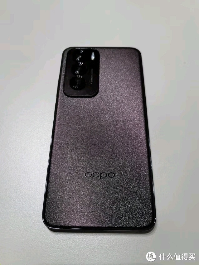 天玑旗舰芯加持！OPPO Reno12引领5G拍照风潮