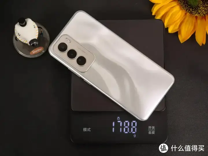 OPPO  Reno12怎么样？OPPO  Reno12值得买吗？ OPPO Reno12八千字完整测评！